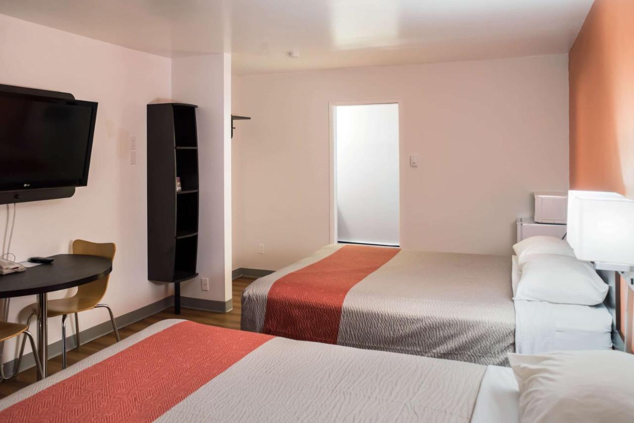 Motel 6-Fort St. John, BC Buitenkant foto
